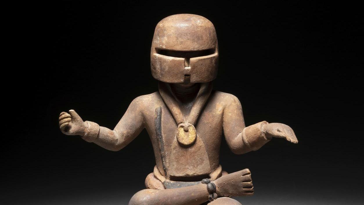 Guatemala, Petén, culture maya, Classique récent, 600-900. Personnage assis en tailleur... Dieux et hommes du Nouveau Monde