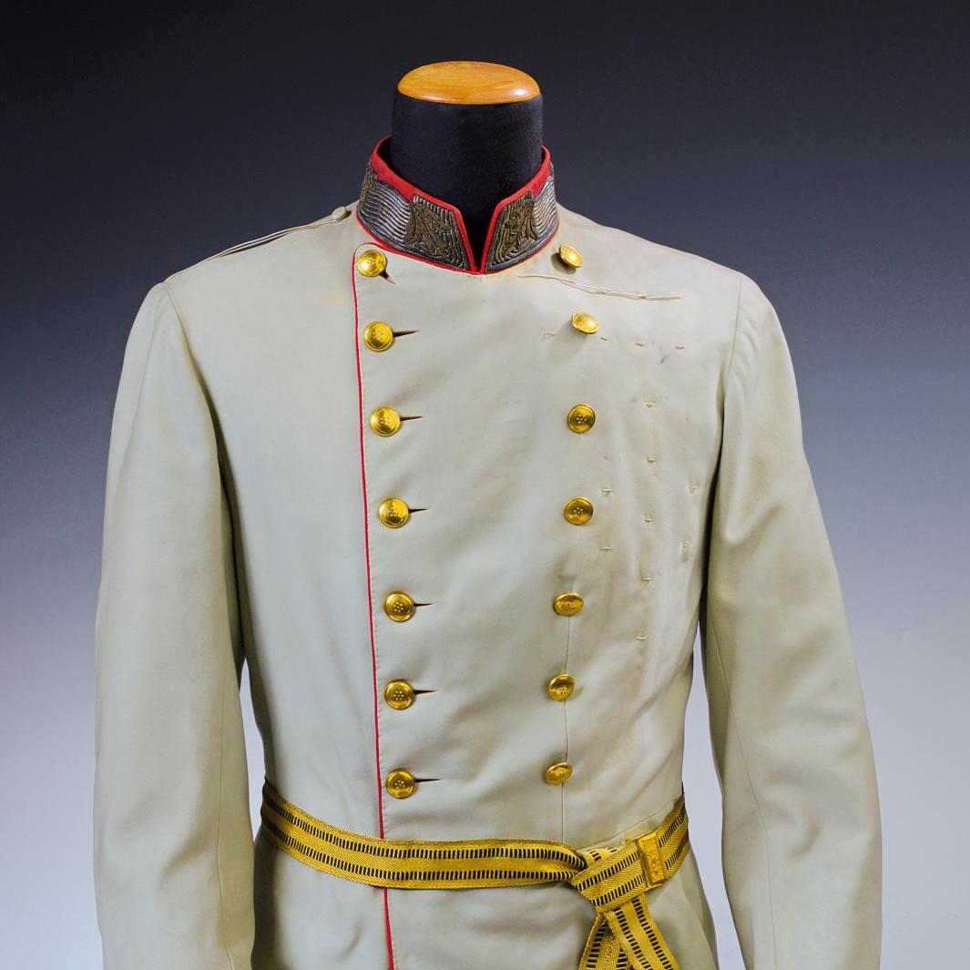 Un uniforme de François-Joseph Ier - Panorama (avant-vente)