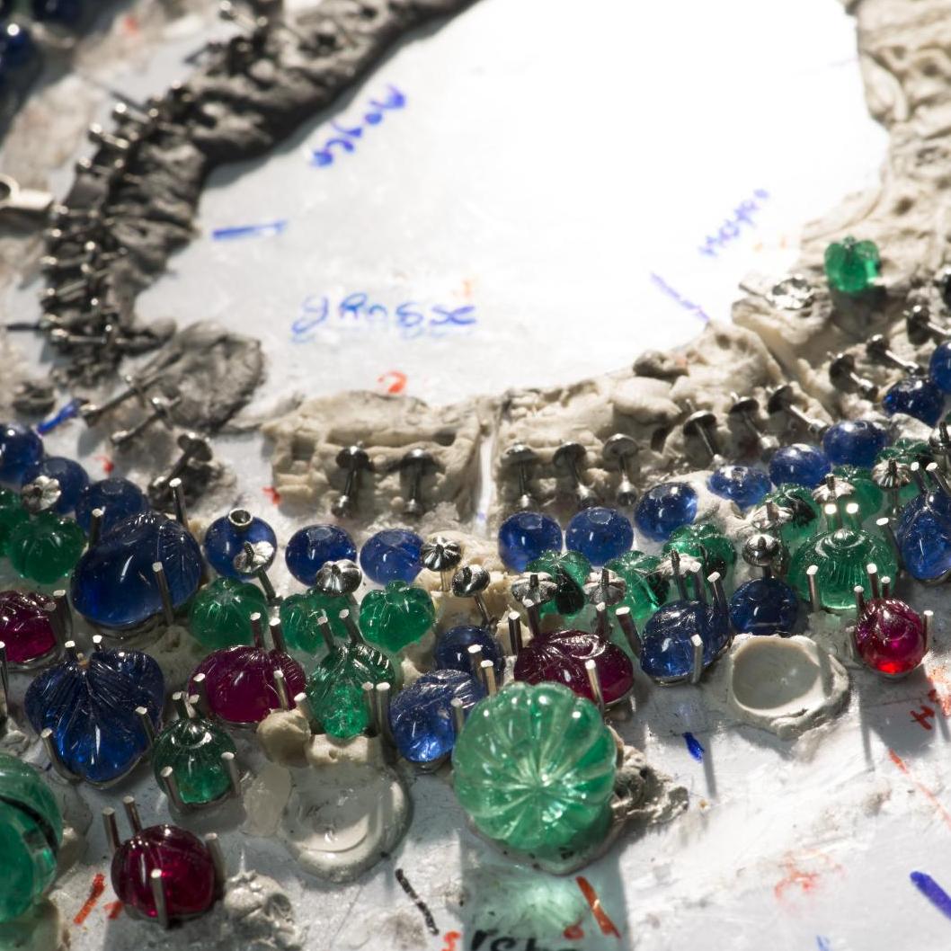 Tutti Frutti: One of the Treasures of a Dazzling Jewelry Collection - Analyses