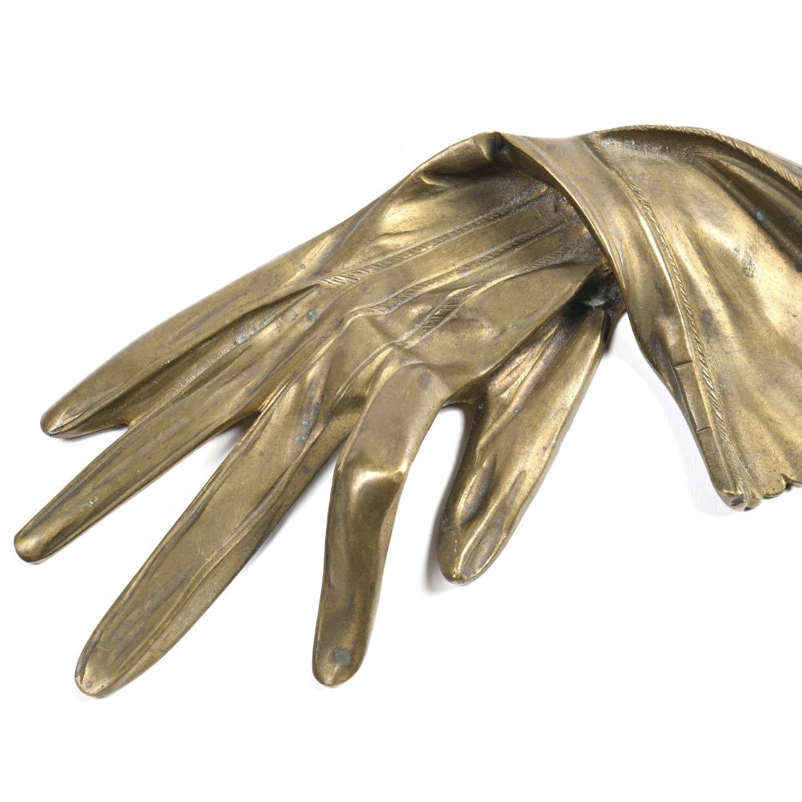 Le gant de bronze de Nadja - Après-vente