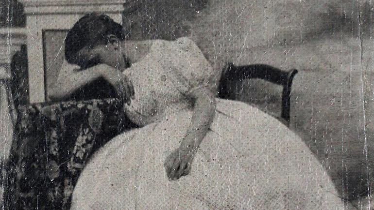 Unidentified artist, Thalia sleeping, pannotype, around 1860, 8,5 x 5,5 cm.© Christophe... The Pannotype: Star of the Photography Galaxy
