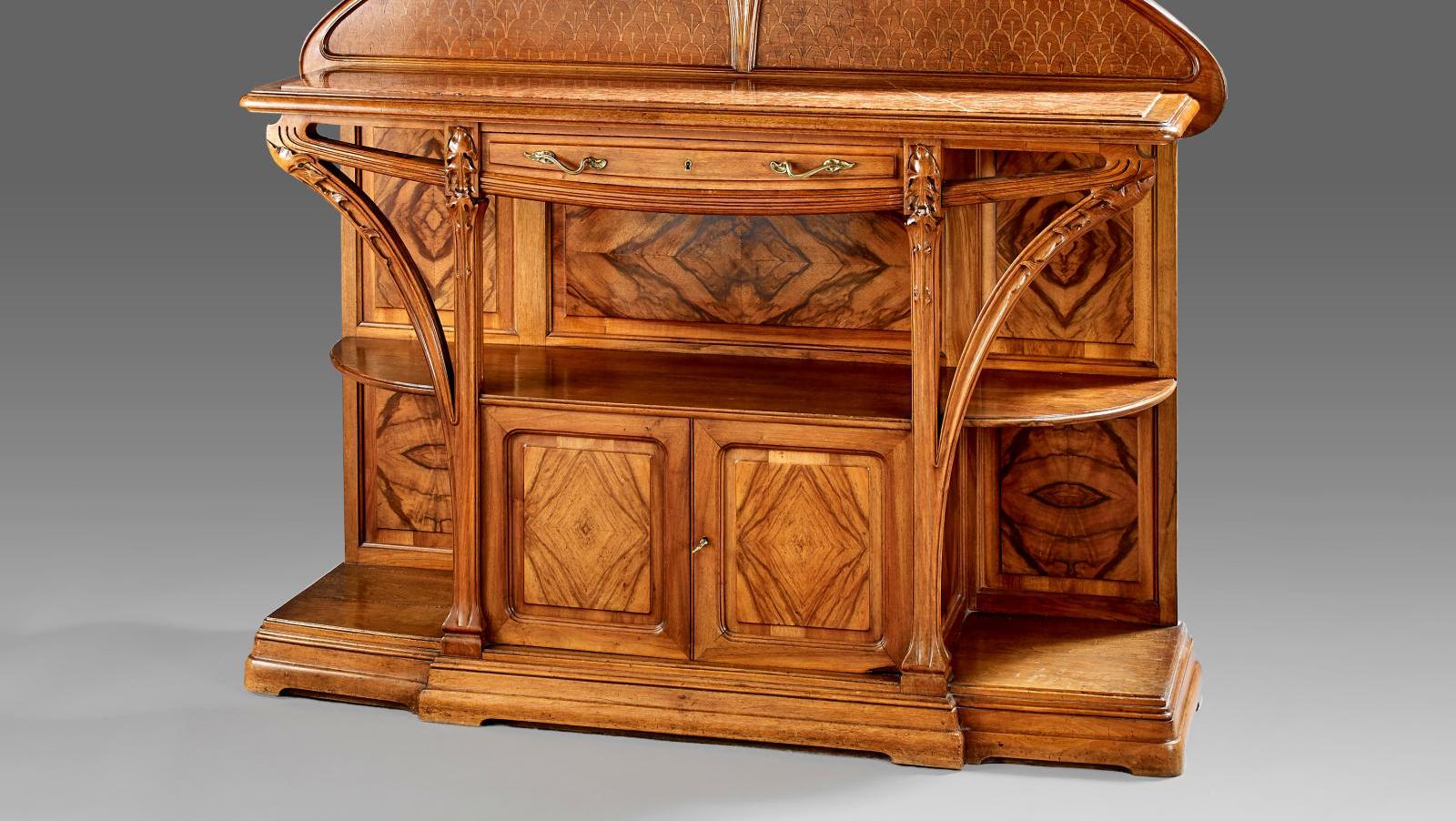 Louis MAJORELLE (1859-1926), "Chicorée" model dining room furniture set in moulded,... The Decorative Arts According to Majorelle, Arman and Van der Meeren 