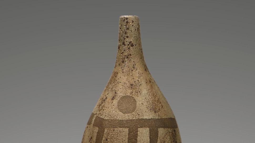 André Borderie (1923-1998), vase en céramique grège à décor géométrique stylisé,... Céramique contemporaine et voyage dans l’Italie romantique