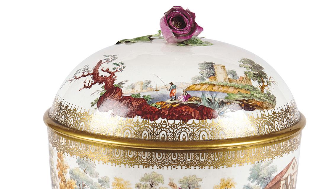 Ansbach et La Haye, XVIIIe siècle. Jatte à punch couverte en porcelaine d’Ansbach... Cadeau princier en porcelaine d’Ansbach décorée à La Haye 