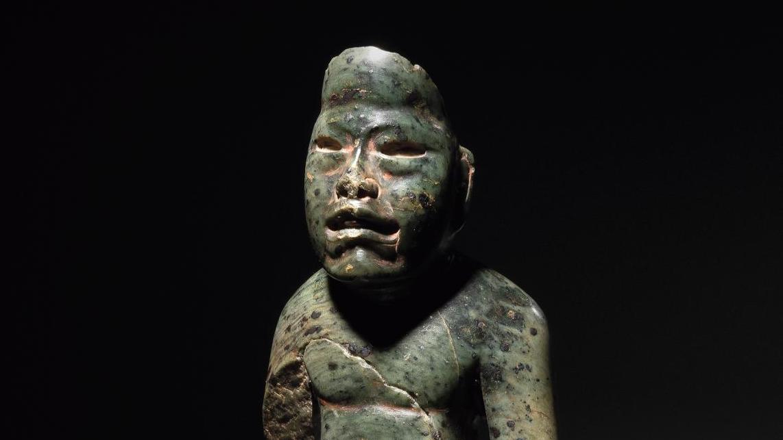 Mexique, culture olmèque, Préclassique moyen, 900-400 av. J.-C. Statuette anthropomorphe,... L’universalité d’une statuette olmèque