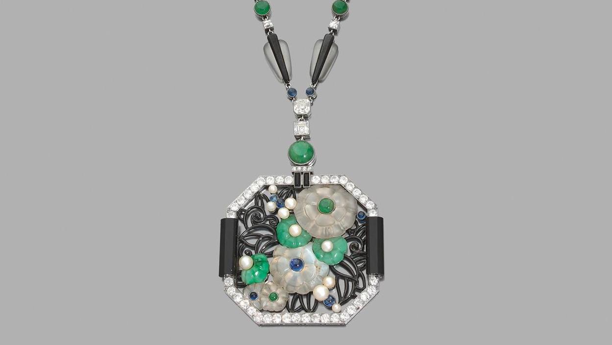 Pendant in openwork platinum partially enamelled in black, decorated with flowers... A Fine Rose Garden by Lacloche 