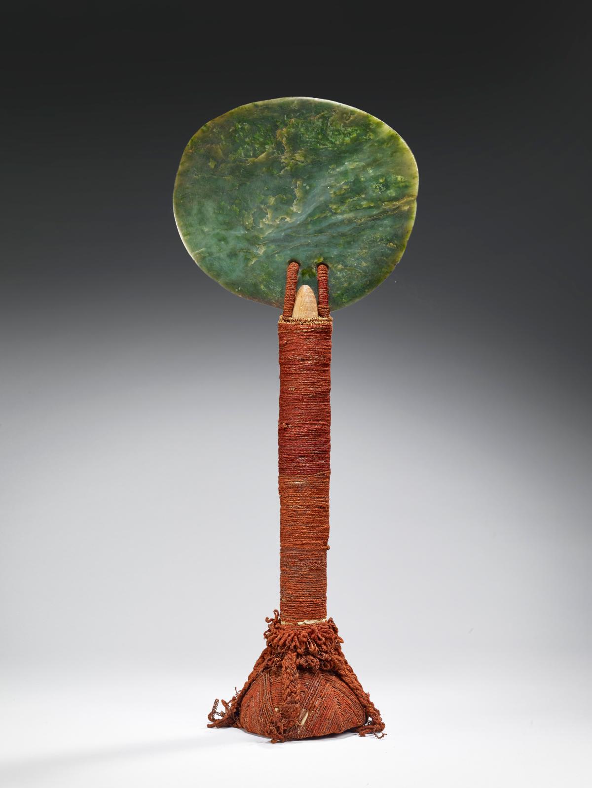 Ceremonial axe, New Caledonia.© Musée du quai Branly - Jacques Chirac ©Photo Claude Germain