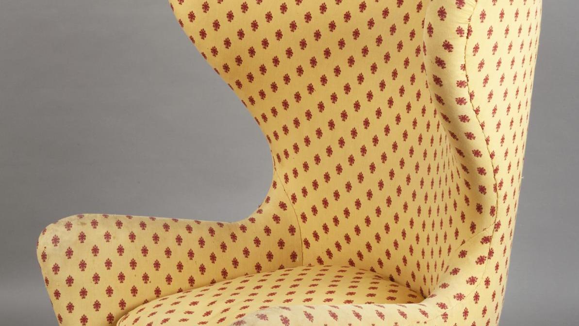 Jean Royère (1902-1981), fauteuil «Éléphanteau», structure en chêne, pieds coniques,... Dans la savane de Royère