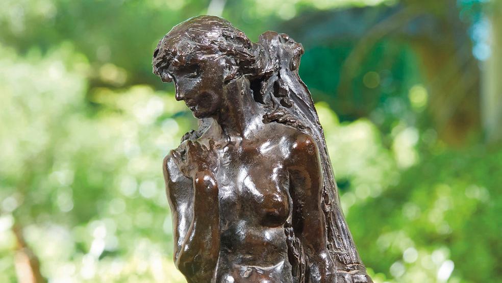 Camille Claudel (1864-1943), Jeune fille à la gerbe, épreuve en bronze à patine verte,... Une jeune fille de Camille Claudel 