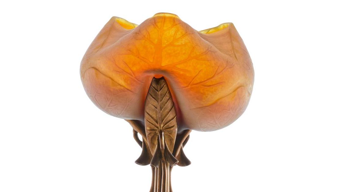 Louis Majorelle (1859-1926) and Daum in Nancy, Nénuphar (Water Lily) table lamp with... The Naturalism of Art Nouveau