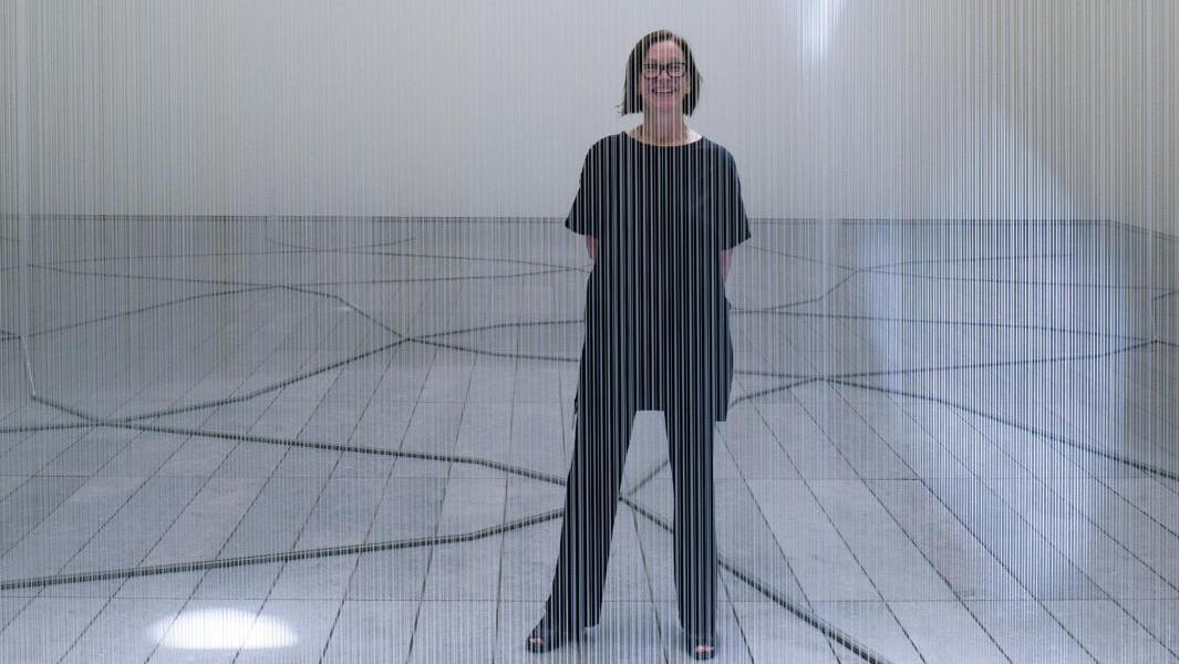 Susanna Fritscher au Louvre Abu Dhabi, installation Rien que l’air, 2019. © Laurent... Les sirènes de Susanna Fritscher