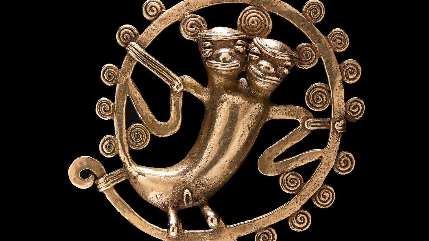 Culture Diquis (700-1500), Costa Rica. Pendentif zoomorphe, or archéologique légèrement... L’or de l’Amérique