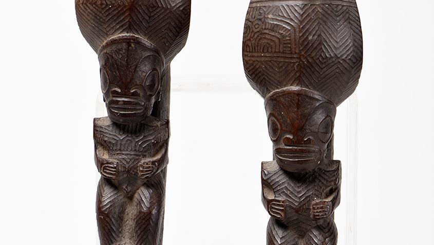 Marchesas Islands, early 19th century. Pair of stilt stirrups or tapuvae, hardwood... From the Marquesas Islands to Vanuatu, Oceanic Arts Were Given a Warm Reception.