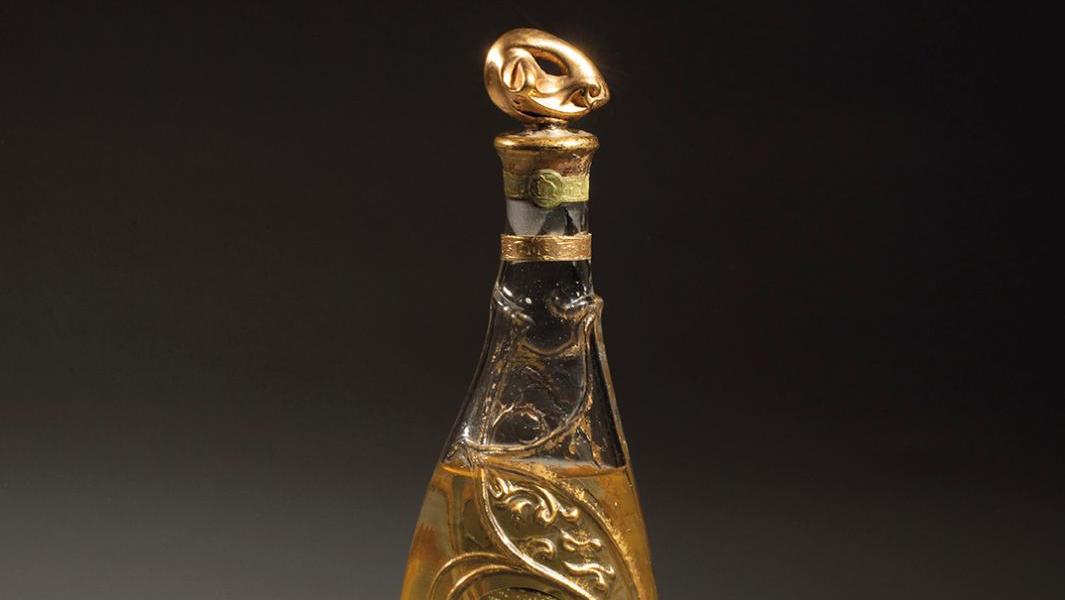 Hector Guimard (1867-1942), Kantirix, flacon à parfum en verre incolore, soufflé,... Guimard : les essences d’un créateur