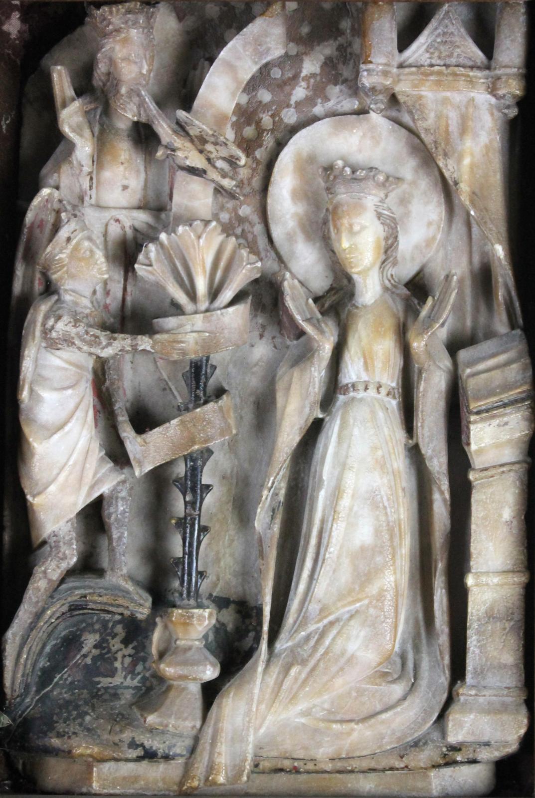 Nottingham, Angleterre, Annonciation, plaque en albâtre sculpté en ronde bosse, fin du XVe ou XVIe siècle, 40 x 26,5 cm. Adjugé : 29 500 €