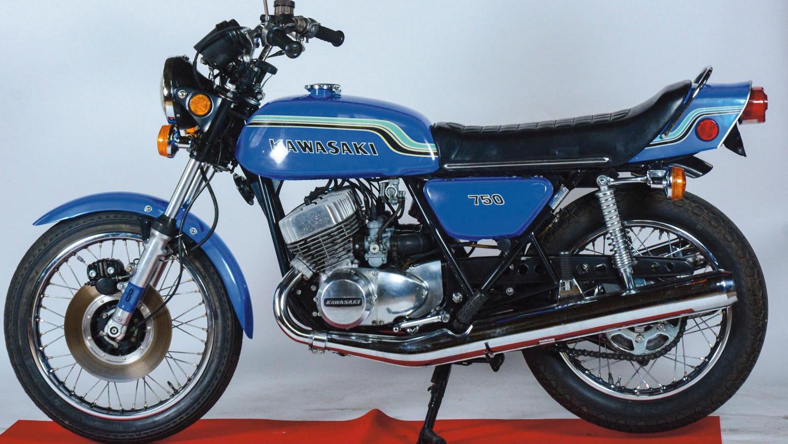 Kawasaki, 750 H2 Mach IV de 1972. Adjugé : 13 200 € Kawasaki, Honda, Yamaha et autres bombes de rêve