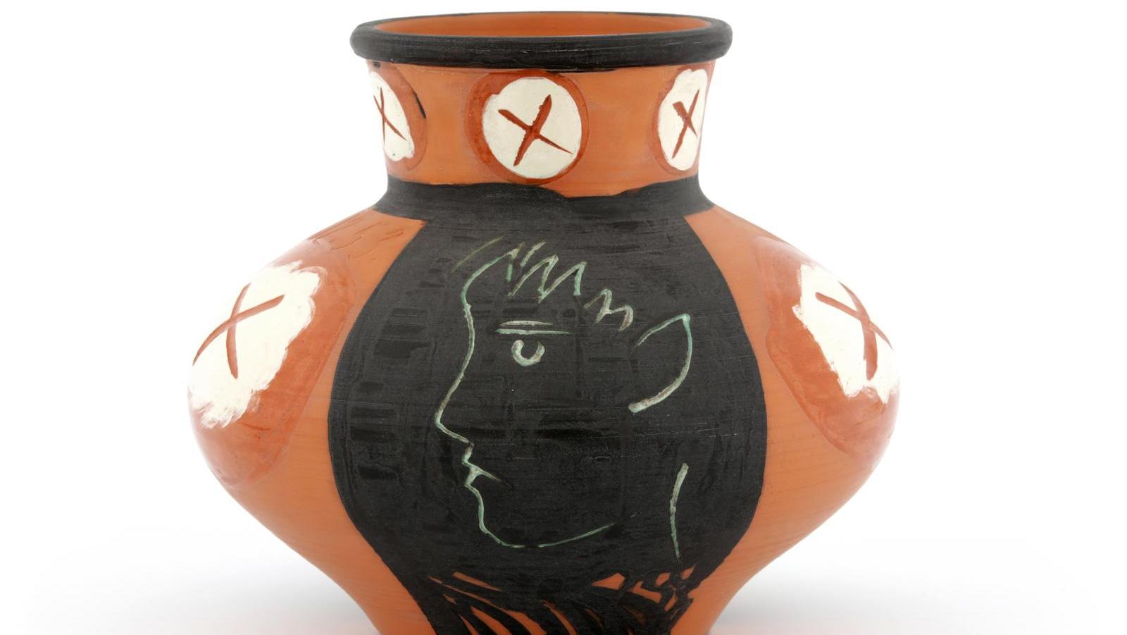 Pablo Picasso (1881-1973) et Atelier Madoura, Vase au visage de profil, 1953, céramique,... Un «Parcours céramiques»  jalonné par Ramié, Picasso et Capron