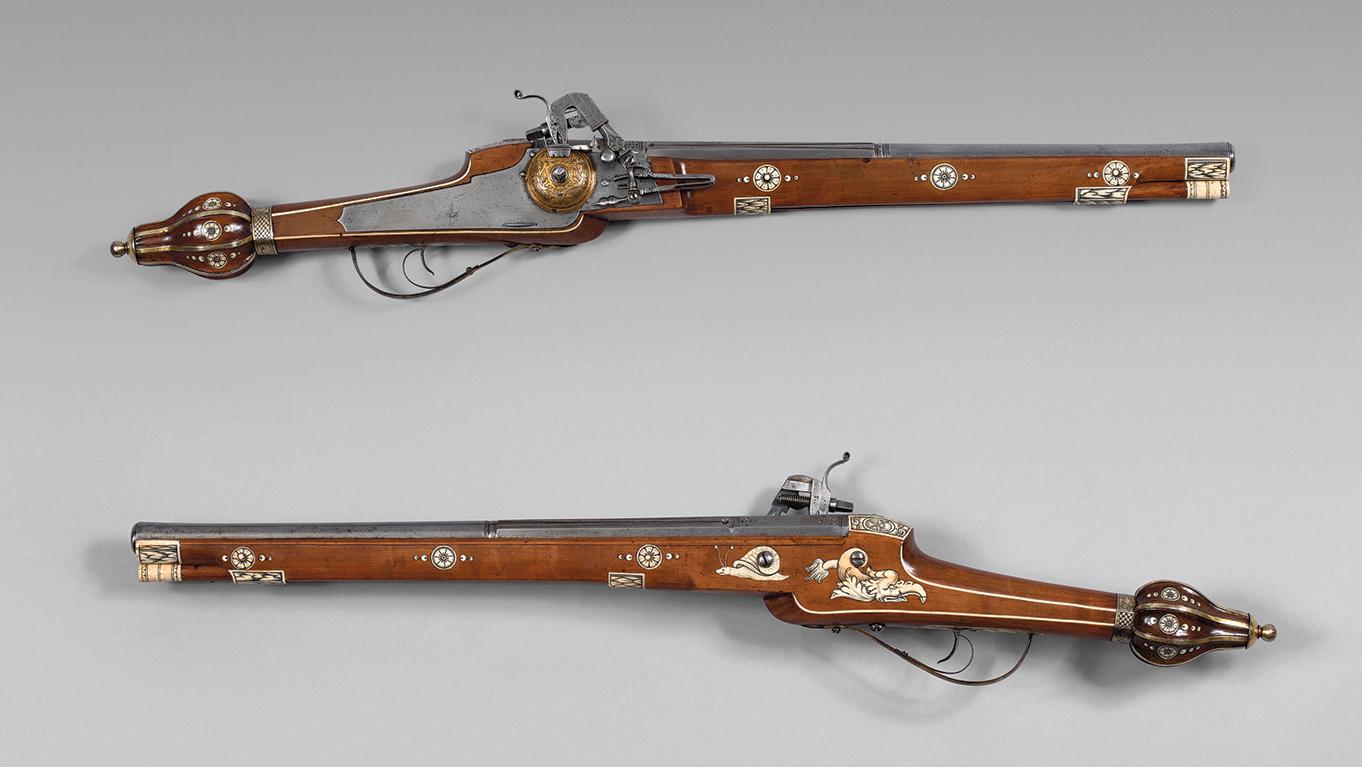 Dresde, Allemagne, 1610. Paire de pistolets à rouet d’officier de la garde de Christian II (1591-1611),... Une paire de pistolets de la garde rapprochée de Christian II