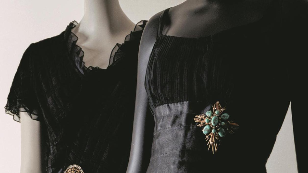 Robe, automne-hiver 1964-1965, cloqué de coton et organza noirs, Paris, palais Galliera... Chanel, l’intemporelle