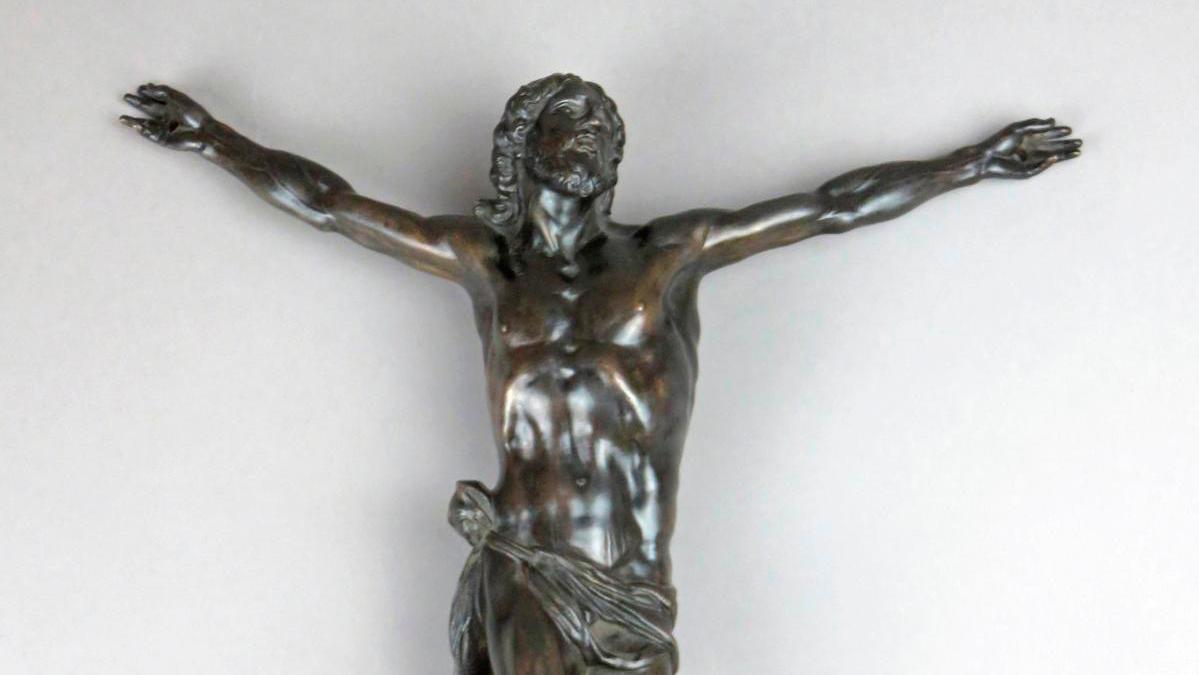 Christ in patinated bronze, 18th century, h. 32.5 cm (12.8 in).Result: €164,820 Sculpture in the Spotlight with an Anonymous Christ  