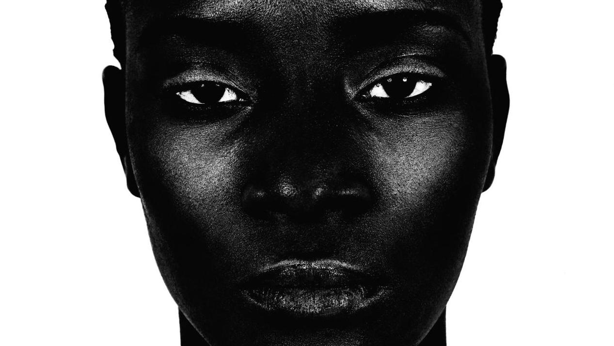Valérie Belin (née en 1964), Sans titre, de la série «Femmes noires», 2001, tirage... Les trésors photographiques de la BnF