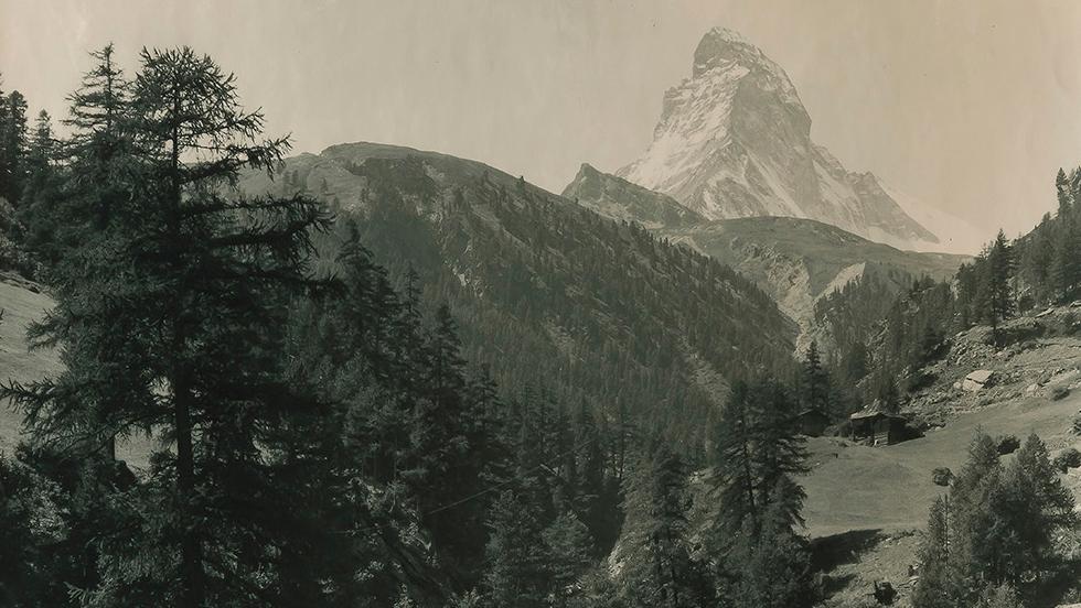 Maison Adolphe Braun, Alpes suisses, vallée de Zermatt, le mont Cervin, épreuve au... Le Cervin par Adolphe Braun