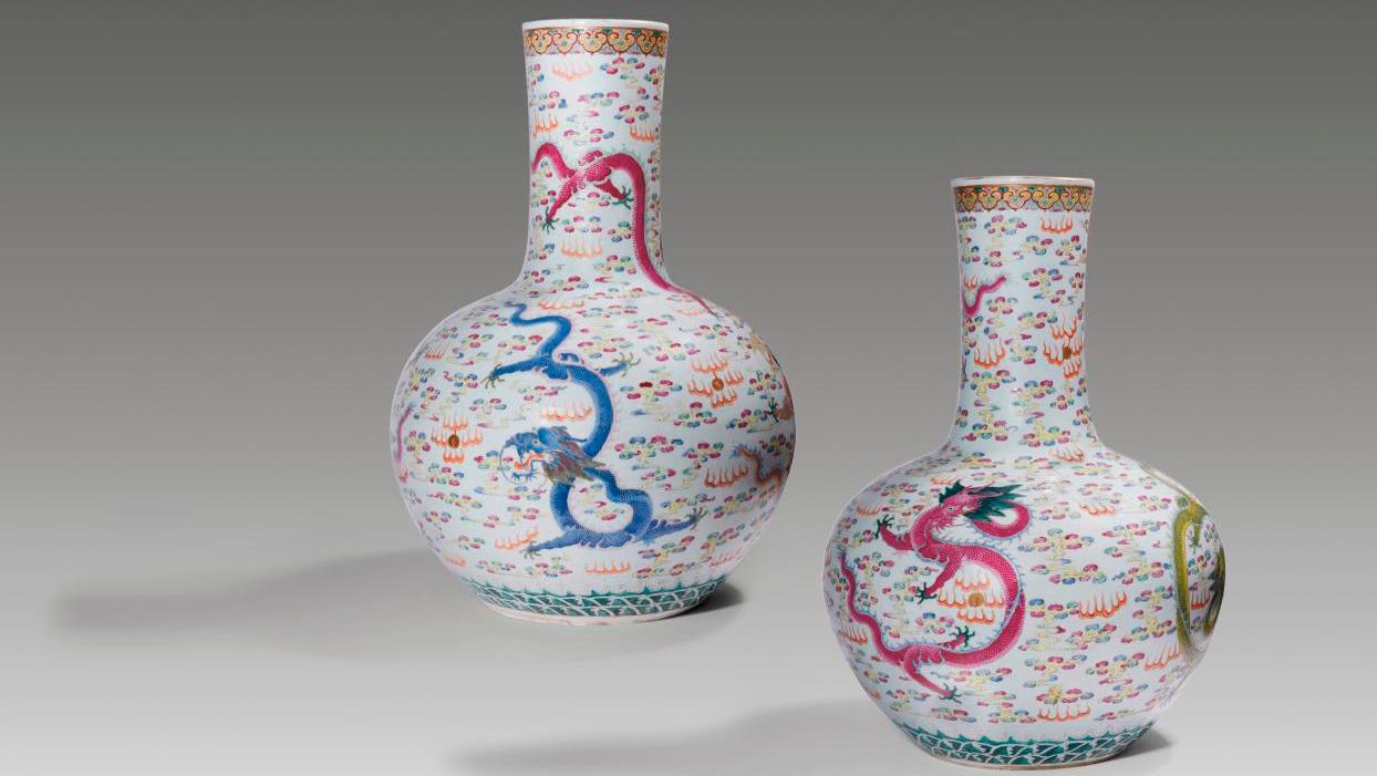 China, Guangxu period (1875-1908), pair of large “Tianqiuping” vases in polychrome... From Imperial China to Coypel’s Jerusalem