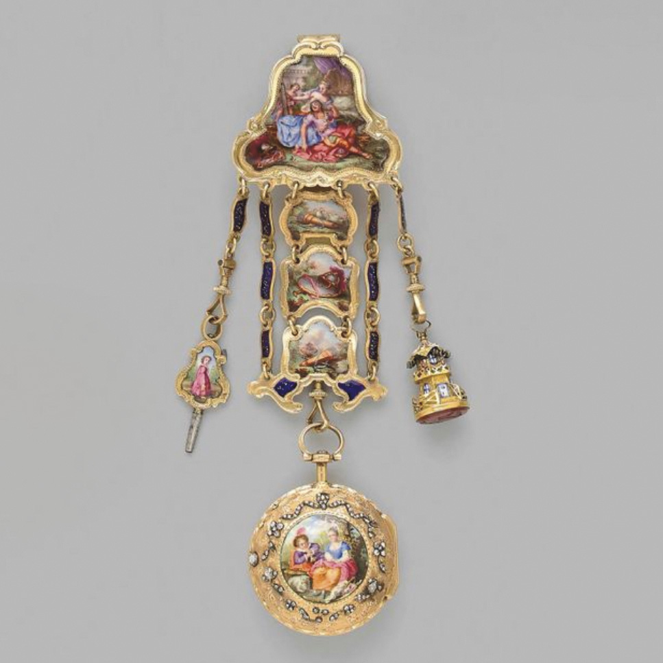 €5,20718th century, enameled gold chatelaine decorated with attributes of war and a mythological scene, gross weight 108 g (3.8 oz).Paris,