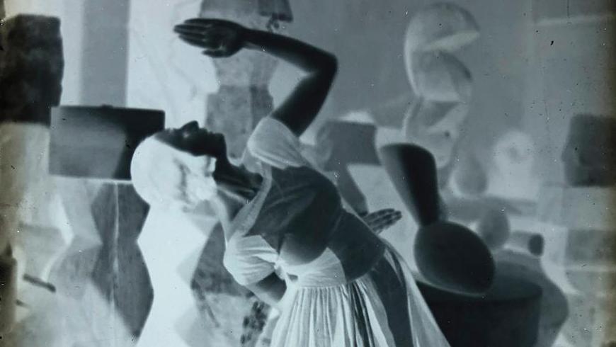 Constantin Brancusi (1876-1957), Lizica Codreanu dansant dans l’atelier de Brancusi,... Brancusi photographe d’avant-garde