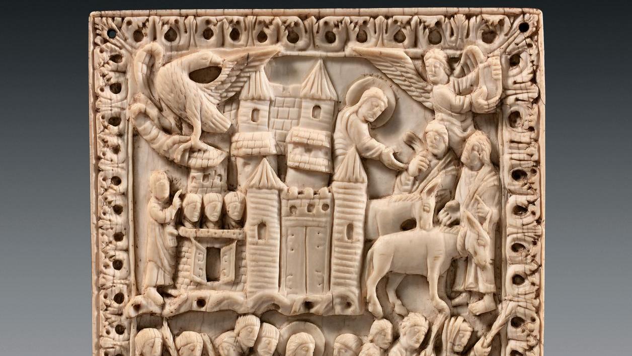 Art carolingien, seconde école de Metz ou sa suite, vers 880-910, plaque de reliure... 3 602 400 € pour un ivoire sculpté ou l’apothéose de l’art carolingien