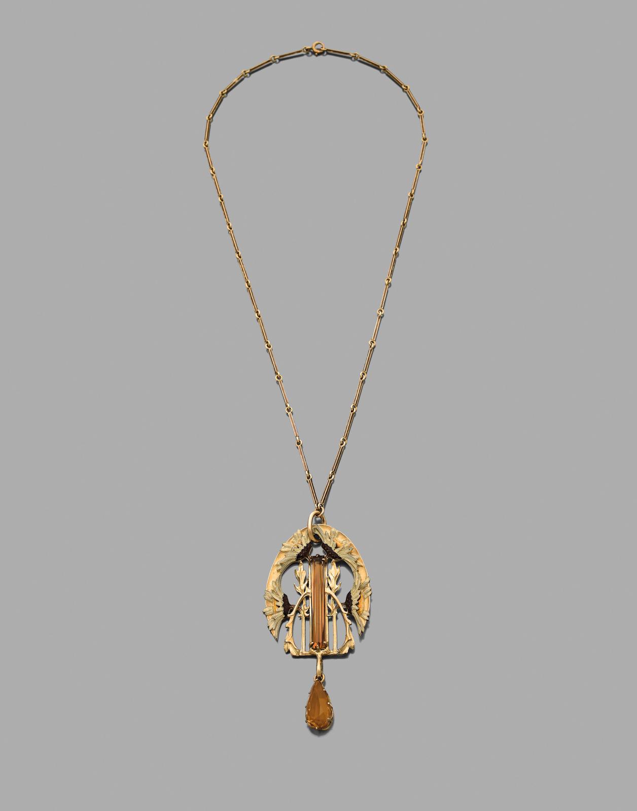 Un collier de René Lalique