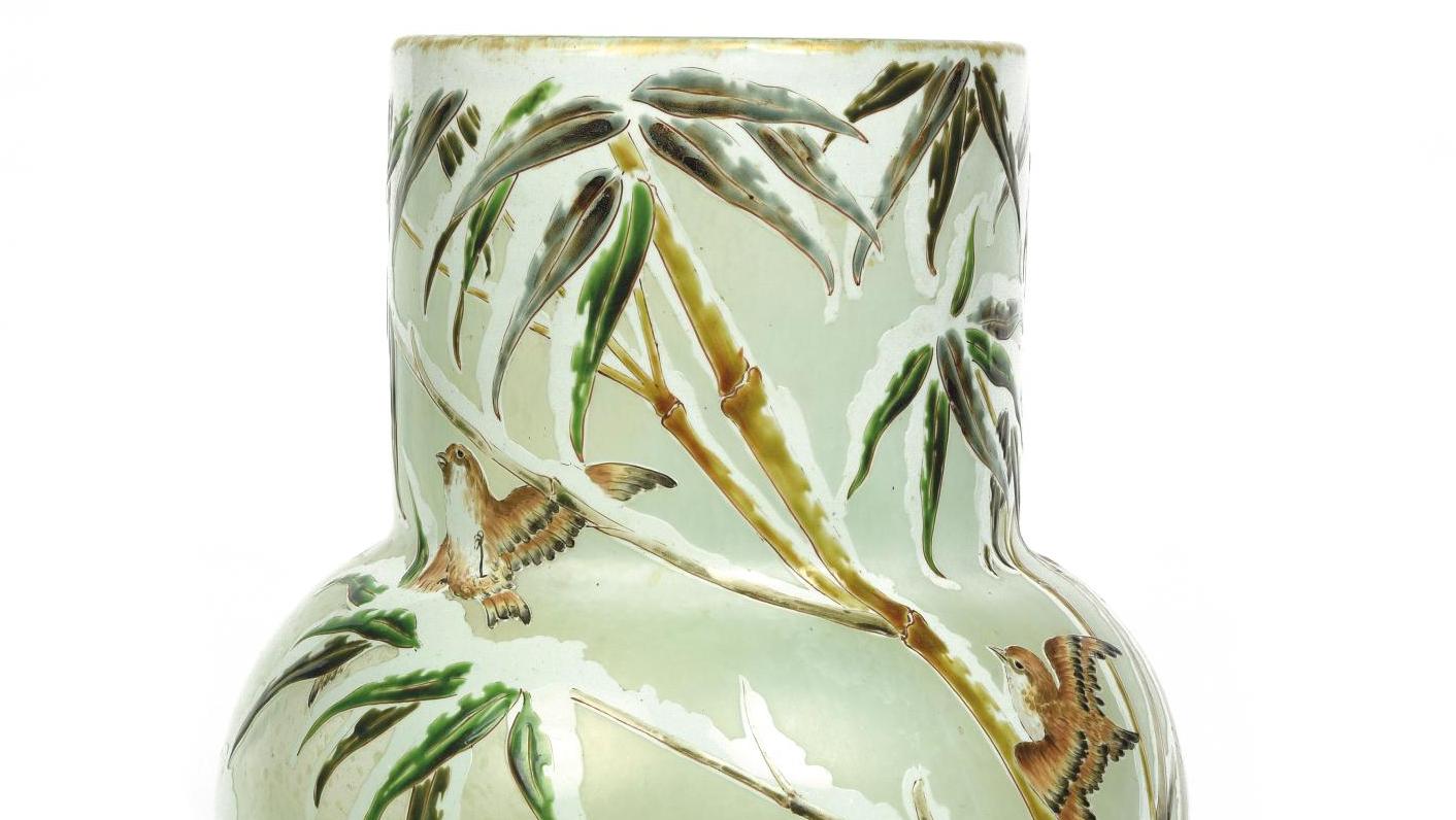 Émile Gallé (1846-1904), vase en verre opalescent à décor de bambous, signature or... L’Asie rêvée et corrigée par Émile Gallé