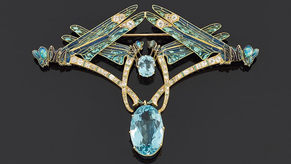 René Lalique (1860-1945), Quatre libellules, broche en or jaune, diamants de taille... René Lalique sur des ailes des libellules