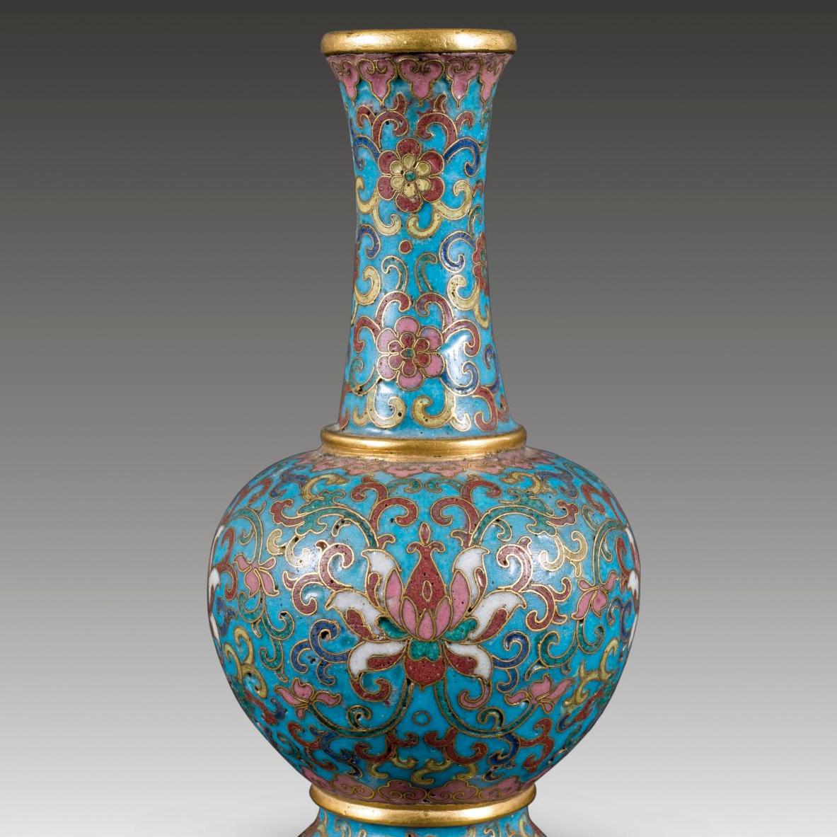 Un vase cloisonné d'époque Qianlong - Après-vente