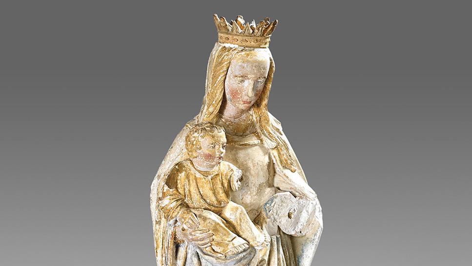Champagne méridionale, vers 1520. Vierge à l’Enfant couronnée en pierre calcaire... Beauté sacrée champenoise du XVIe siècle
