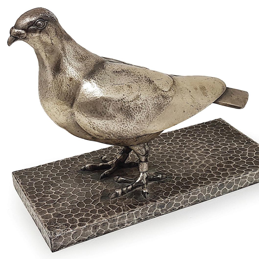 L’envol d’un pigeon art déco de Le Bourgeois