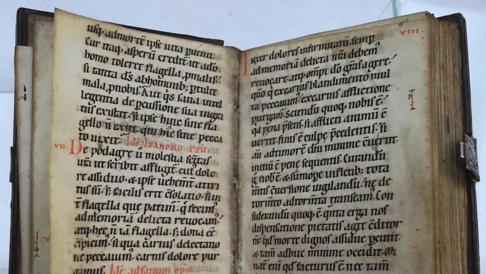 Recueil composite de trois manuscrits, des XIe, XIIIe et XVe siècles,sous reliure... Manuscrit du XIe siècle