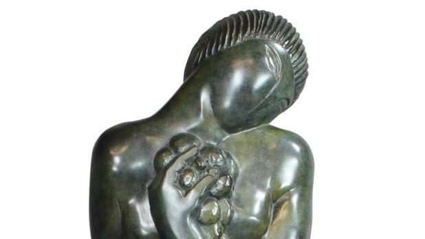Serge Aramoff (1881-vers 1970), Faunesse aux pampres, bronze à patine vert nuancé,... À Auxerre, sur un rythme art déco