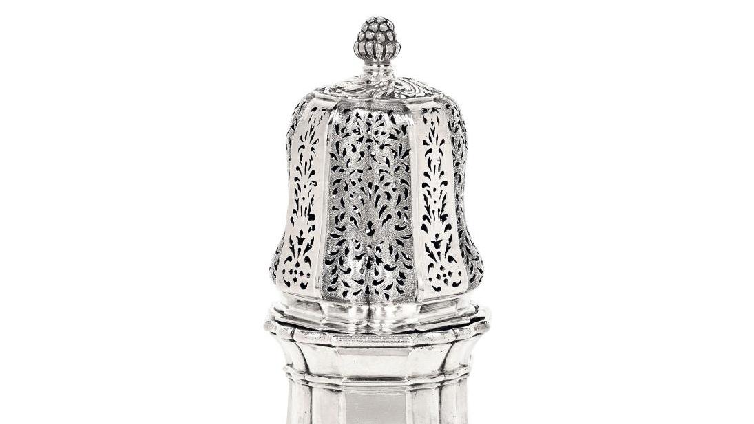 Silver baluster-shaped shaker decorated with flat sections, fluting and double stylized... Claude Dargent: Master of Silverware
