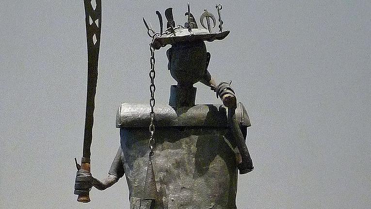 Sculpture "fon" attribuée à Akati Ekplékendo.Photo Wikimedia Commons Bénin, le dieu manquant à l’appel