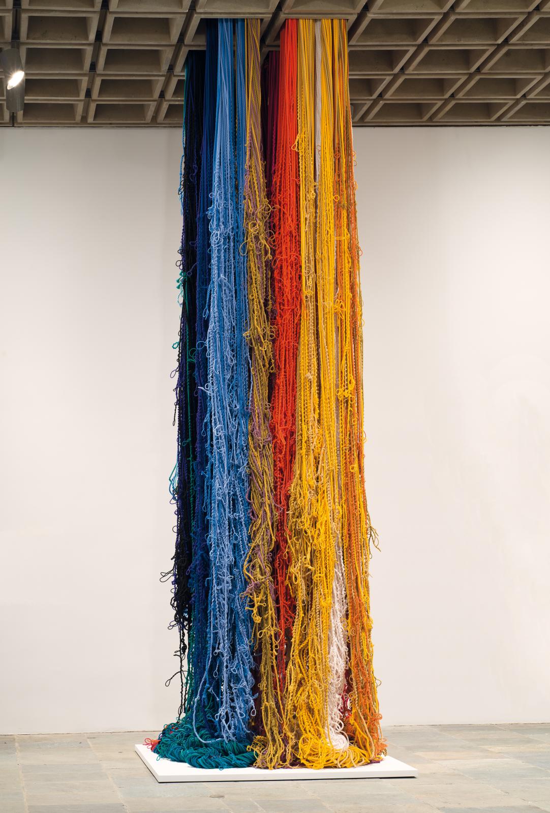 Pillar of Inquiry/Supple Collumn, 2013-2014, The Museum of Modern Art, New York. Don de Sheila Hicks, Glen Raven Inc., and Sikkema Jenkins and Co.