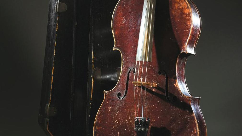 Violoncelle fait par Pierre Silvestre (1801-1859) à Lyon en 1835, dont il porte l’étiquette,... De la musique de chambre à l’époque romantique