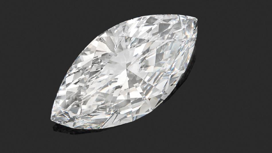 Bague en platine ornée d’un diamant taillé en navette, poids du diamant, 14,49 ct.... Le rêve de pureté d'un diamant sans défaut