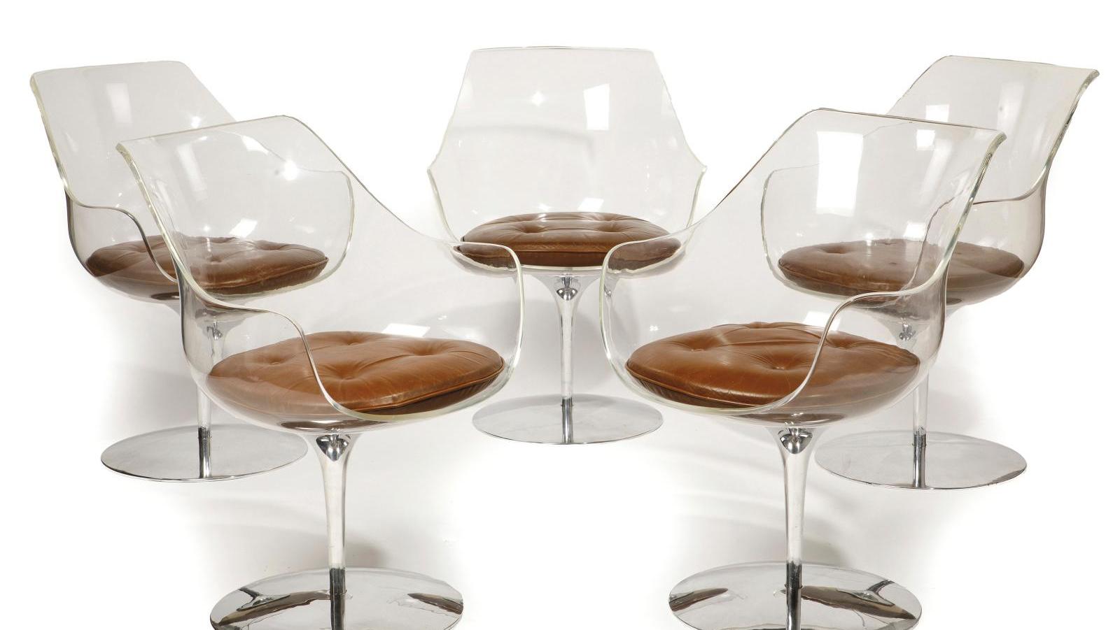 Erwine et Estelle Laverne, suite de cinq «Champagne chairs» en Plexiglas et fonte... Avec les Laverne, le design joue la transparence