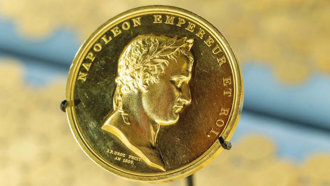 “Banque de France” medal, 1809, gold, 68 mm (2.68 in), 264 gr (9.3 oz), engraved... The Emperor’s Gold: Treasures of the Banque de France