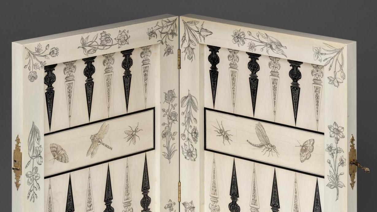 Augsbourg, vers 1600. Boîte à jeux en ivoire et ébène, attribuée à Ulrich Baumgartner,... Ivoire : l'émotion fait place à la raison
