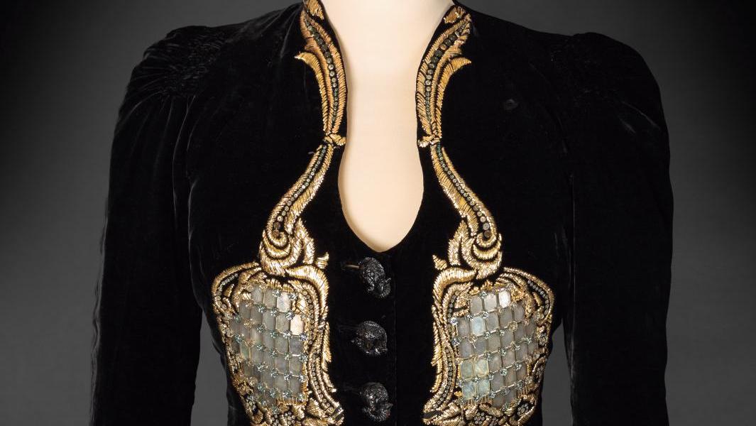 Elsa Schiaparelli (1890-1973), collection Zodiaque, veste de dîner «Galerie des glaces»... Le baroque selon Schiaparelli