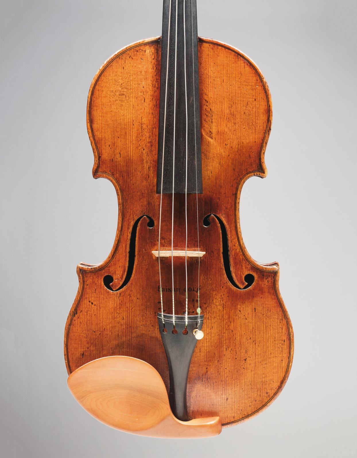 Jean-Baptiste Vuillaume (1798-1875), violon dit le «Faisan doré», fait à Paris en 1862, n° 2434, portant l’étiquette du luthier, paraphe, marques au f