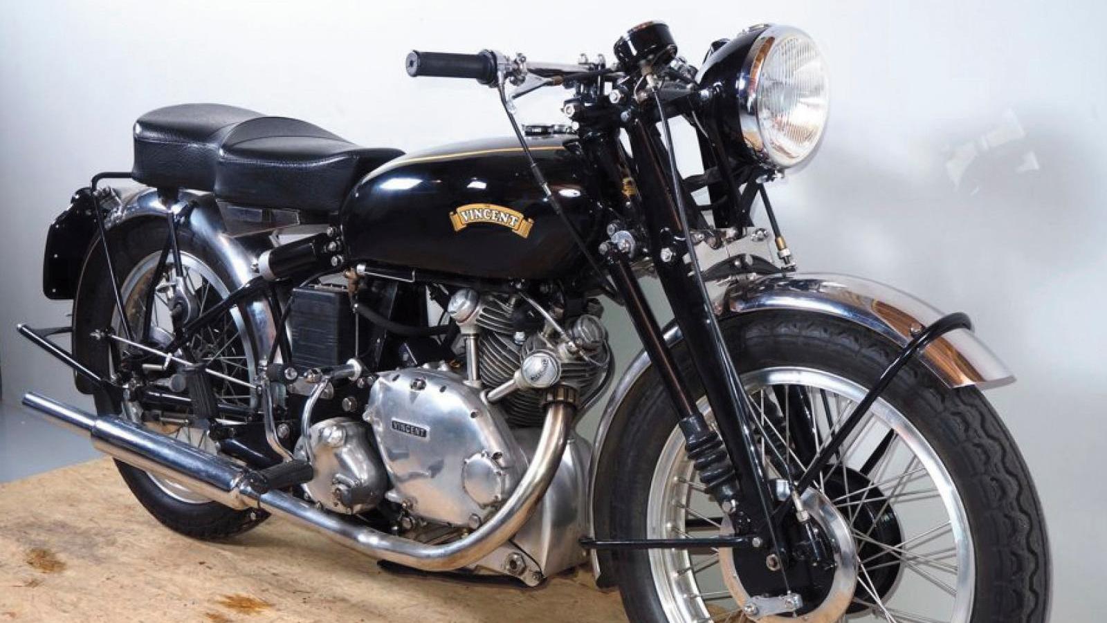 Vincent "Comet" motorcycle - 500 cc C-series from 1952, French registration.Estimate:... Vincent Comet: An Icon of Motorcycle History