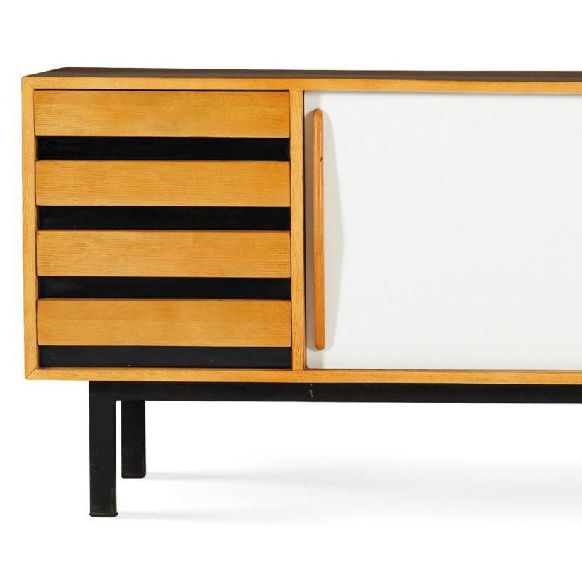 Lots sold - Perriand and Avant-Garde Design